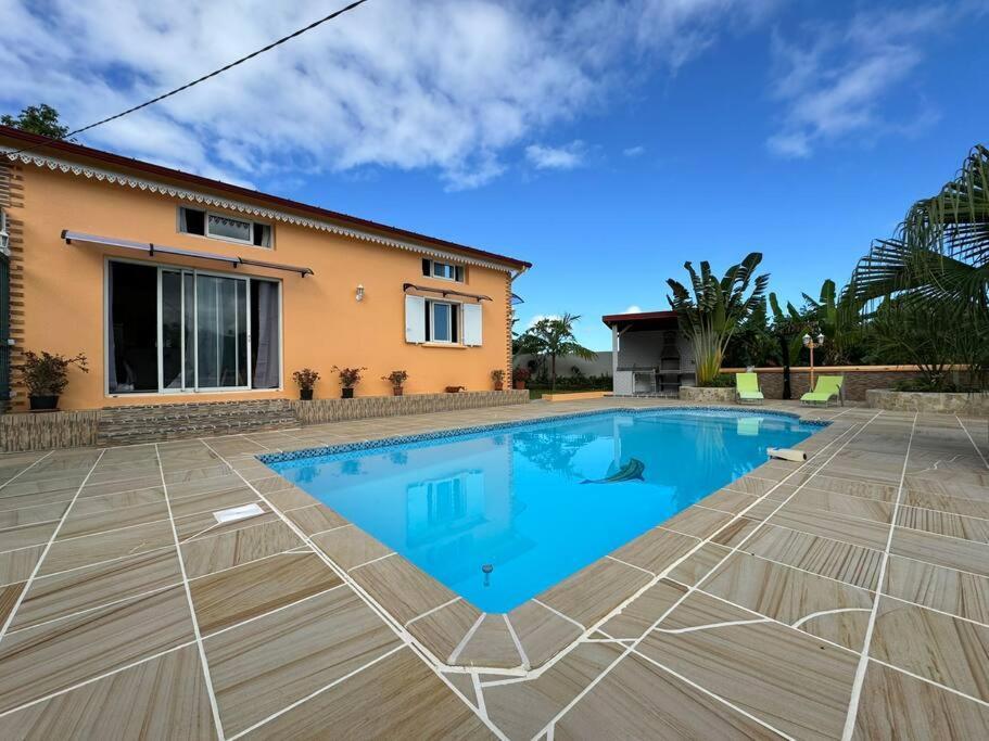 Le Volcan - Piscine - Dodoterla Sainte-Rose Bagian luar foto